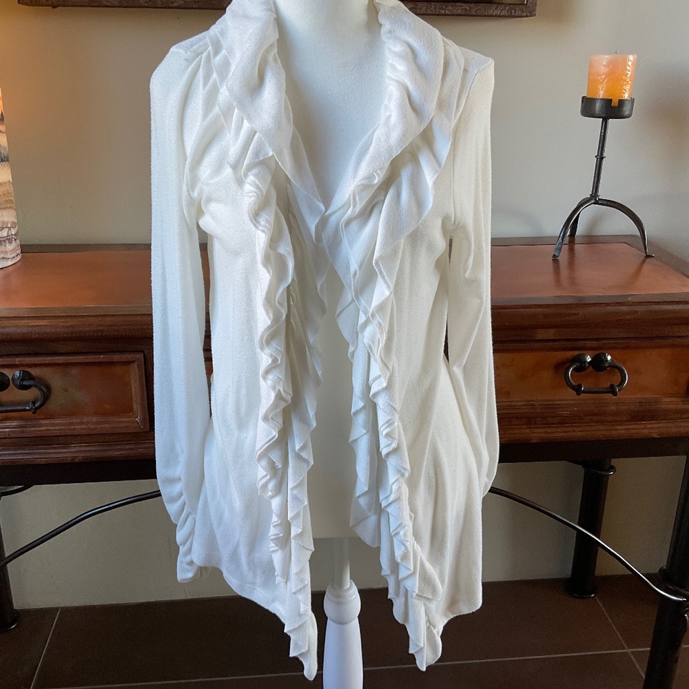 Cmm soft material, ruffled sweater. Ruched sleeves. Cream color. Size M